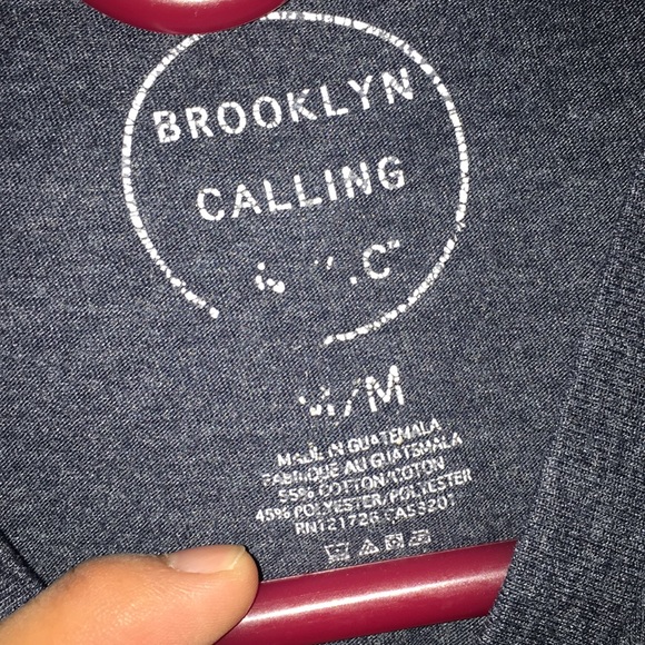 Graphic V-Neck Tee - Picture 3 of 3